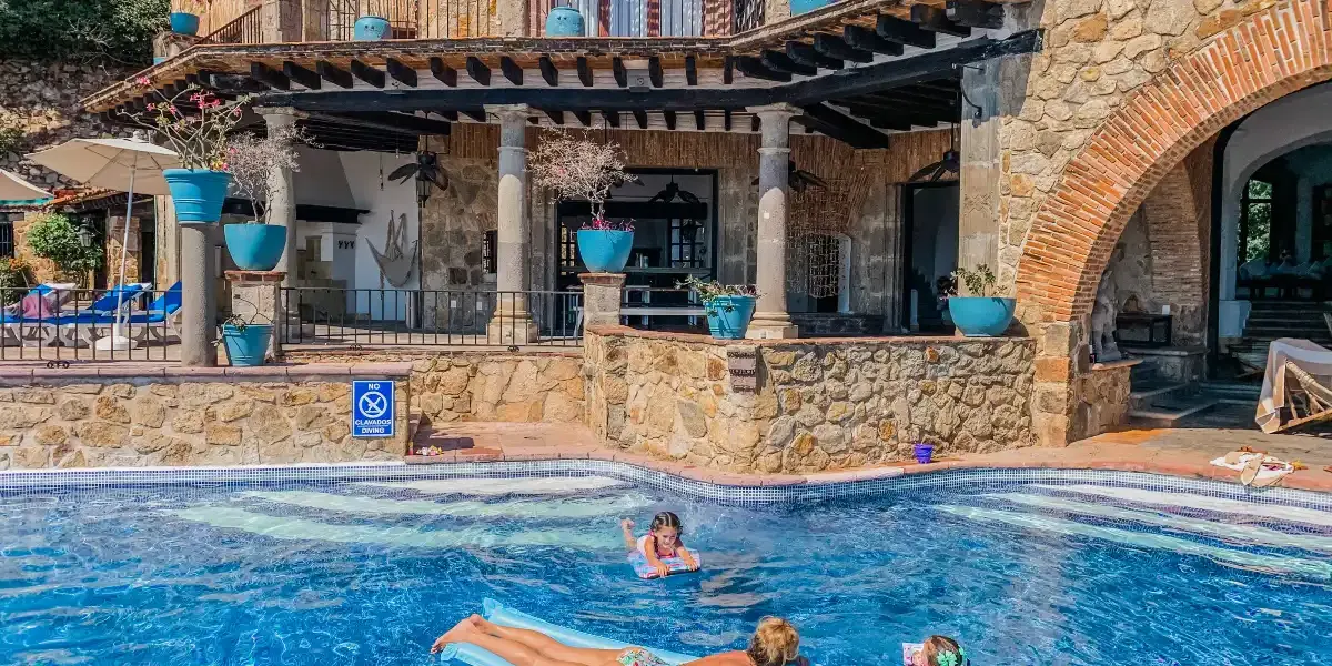 Why Choose a Private Home for Your Acapulco Vacation? Hotel Boutique Casa Lisa Why Choose a Private Home for Your Acapulco Vacation? Hotel Boutique Casa Lisa